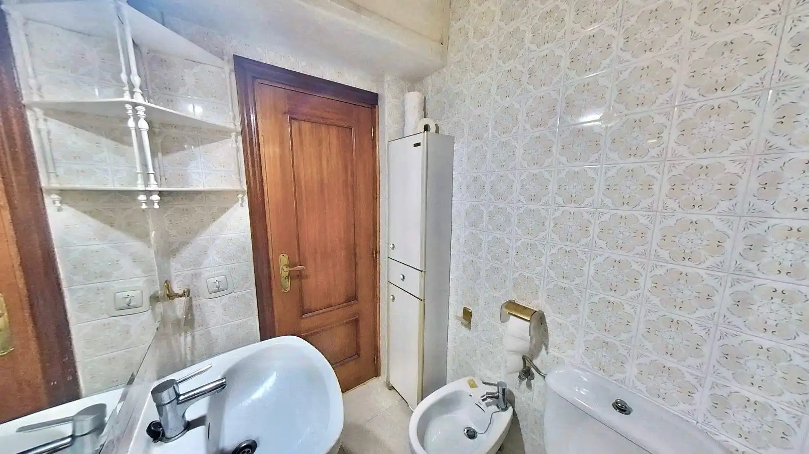 Bathroom of Apartments for sale in Madrid  with Heating, Parquet flooring and Terrace