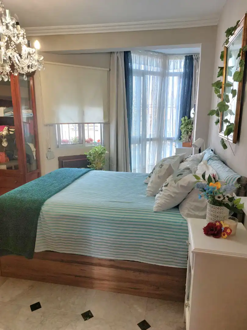 Habitación de Piso en venta en Sevilla con Aire acondicionado y Calefacción