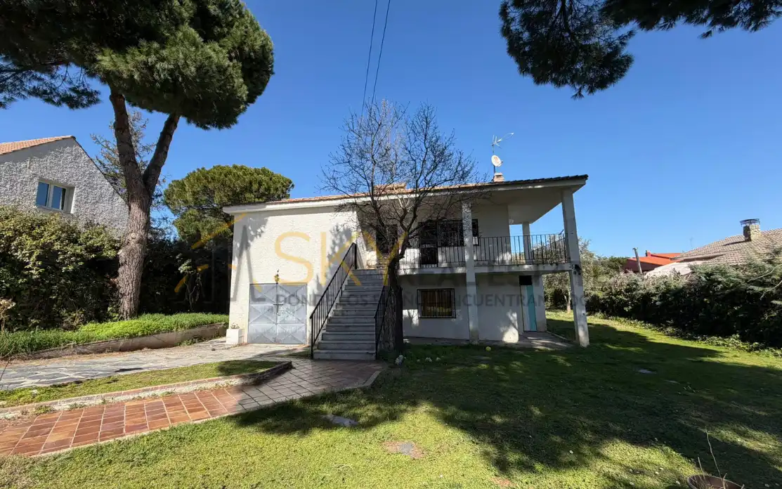Exterior view of Houses for sale in Valdemorillo  with Private garden, Terrace and Swimming Pool
