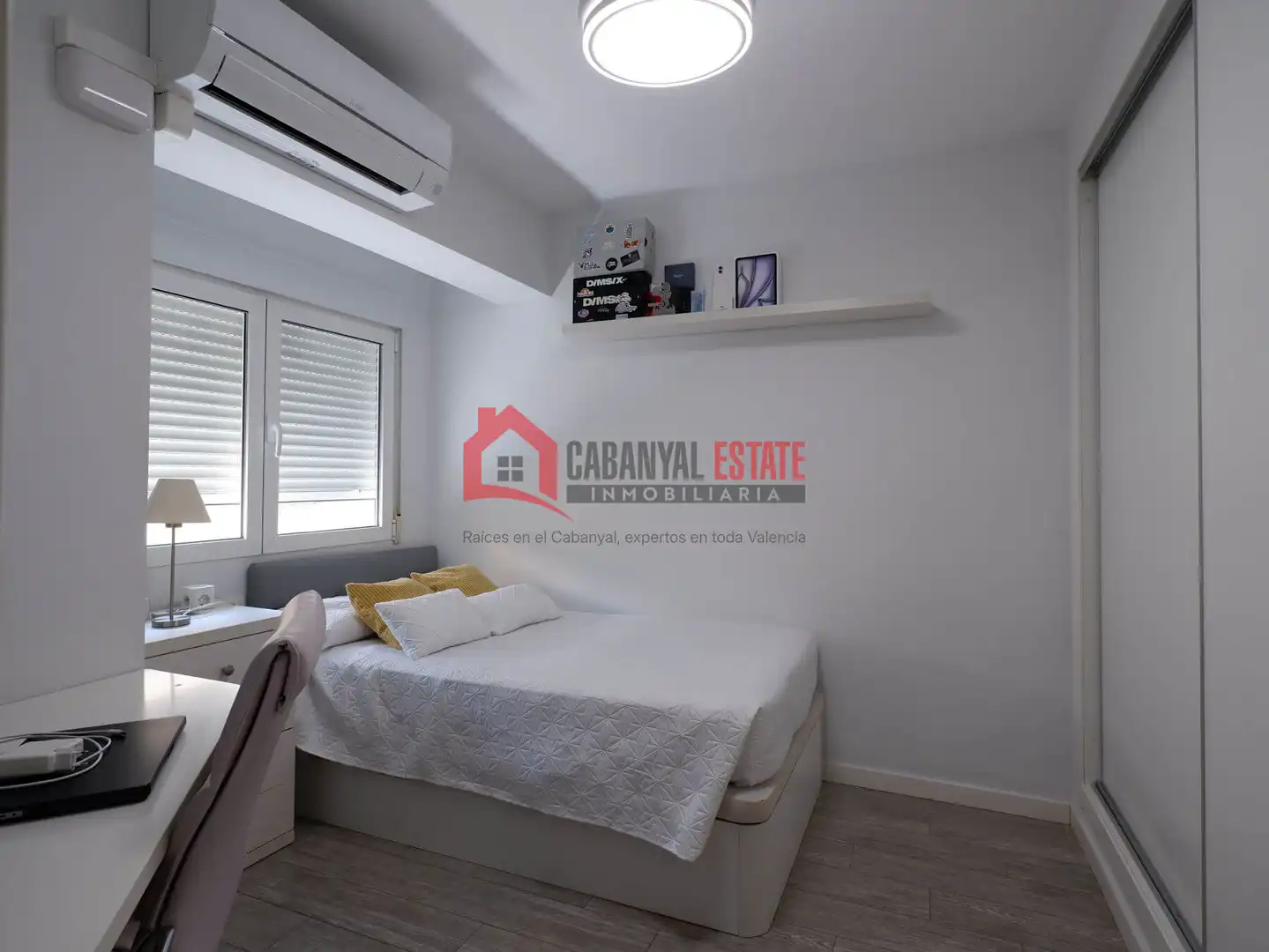 Habitación de Apartamento en venta en Valencia con Aire acondicionado y Balcón