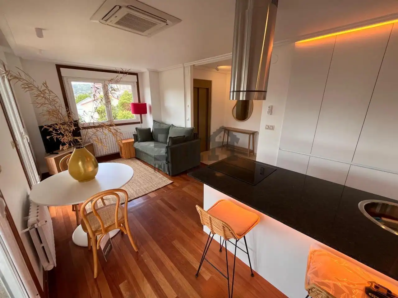 Living room of Apartments for rent in Ourense Capital   with Air Conditioner, Heating and Parquet flooring