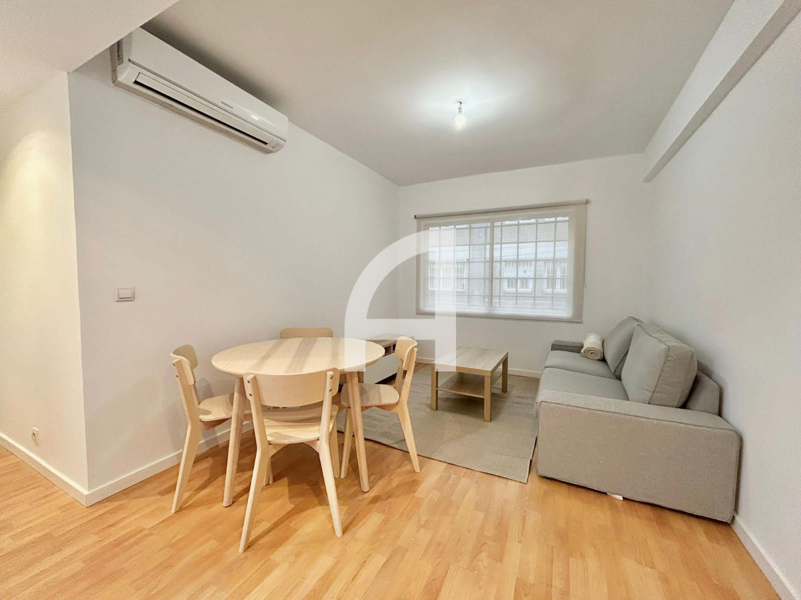 Sala d'estar de Pis de lloguer en  Madrid Capital amb Calefacció