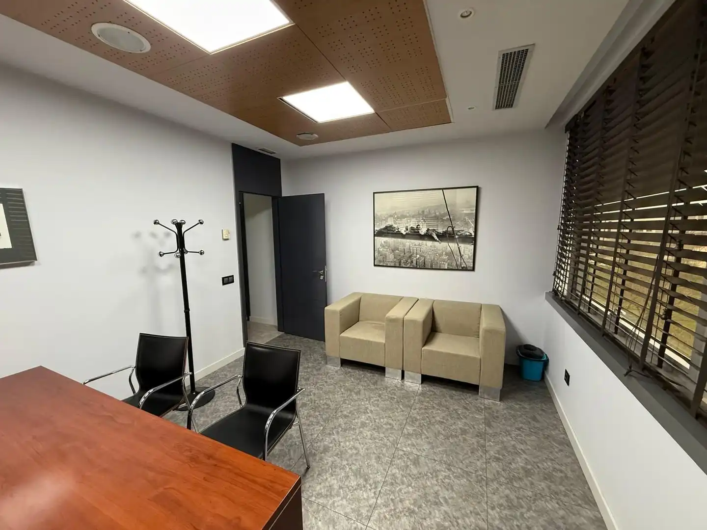 Office space with lift for sale in Polígono Industrial Norte, imagen 2