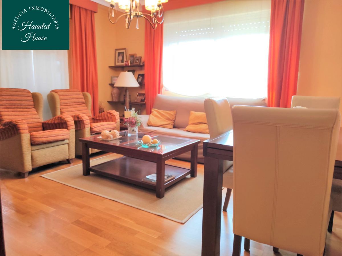 Sala de estar de Piso de alquiler en  Albacete Capital con Aire acondicionado, Calefacción y Parquet