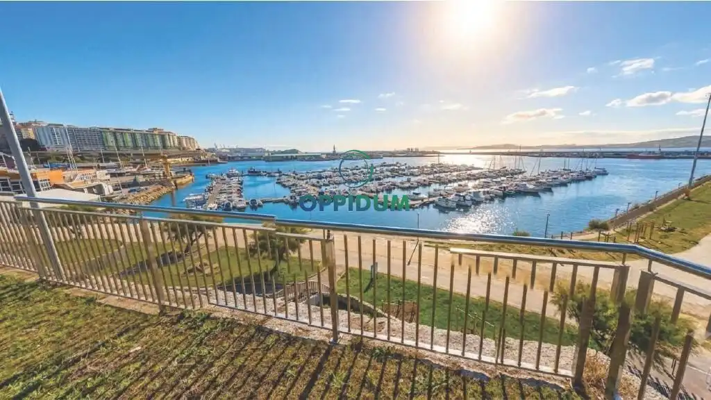 Casa adosada en venda en A Coruña Capital  amb Calefacció, Jardí privat i Terrassa