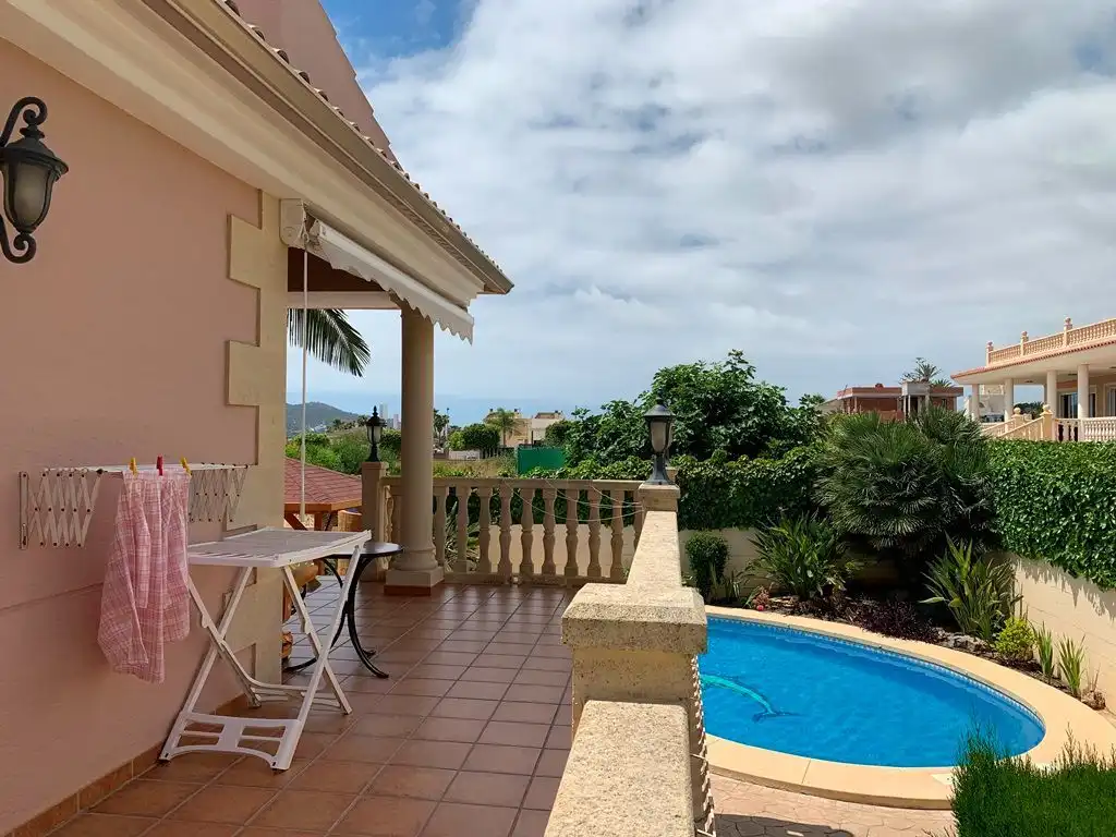 Vista exterior de Casa o chalet en venta en L'Alfàs del Pi con Aire acondicionado, Calefacción y Jardín privado