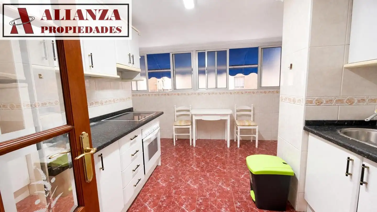 Appartement avec ascenseur à louer à Cruz de Humilladero, imagen 4