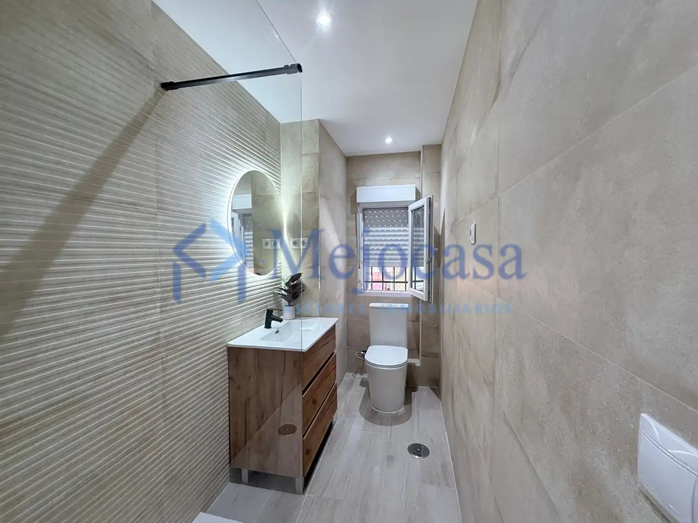Baño de Piso en venta en Madrid con Aire acondicionado, Calefacción y Amueblado