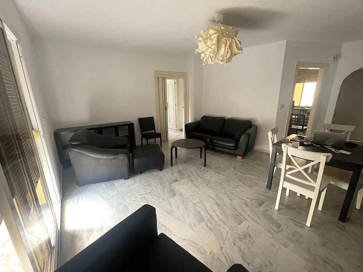 Sala de estar de Piso en venta en Torremolinos con Jardín privado, Terraza y Piscina comunitaria