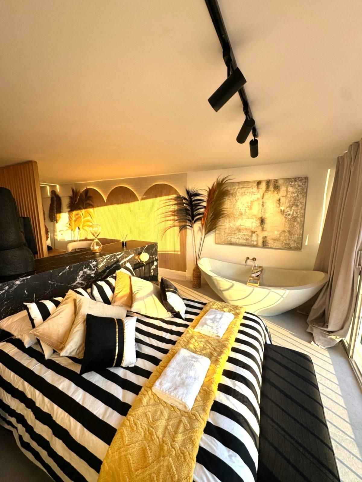 Habitación de Piso en venta en Benidorm con Aire acondicionado, Jardín privado y Terraza