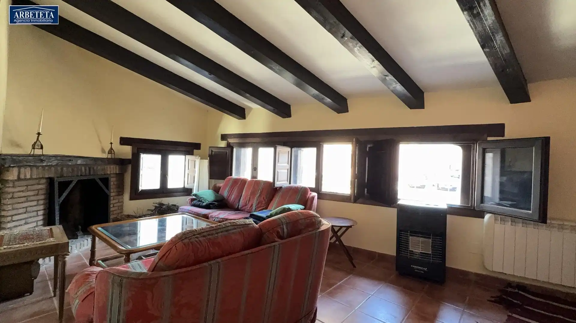 Sala de estar de Finca rústica en venta en Pastrana con Calefacción y Balcón