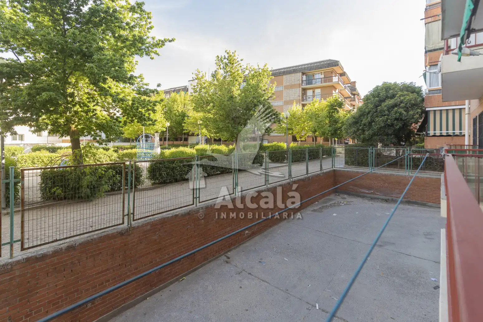 Vista exterior de Pis en venda en Ocaña amb Calefacció i Terrassa