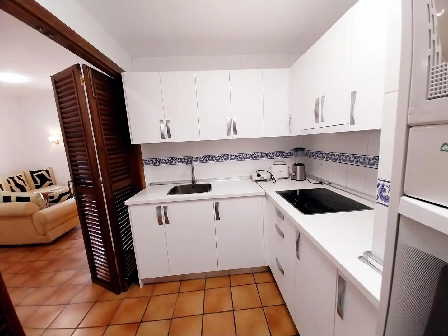 Cuina de Apartament de lloguer en Mijas amb Jardí privat, Terrassa i Balcó