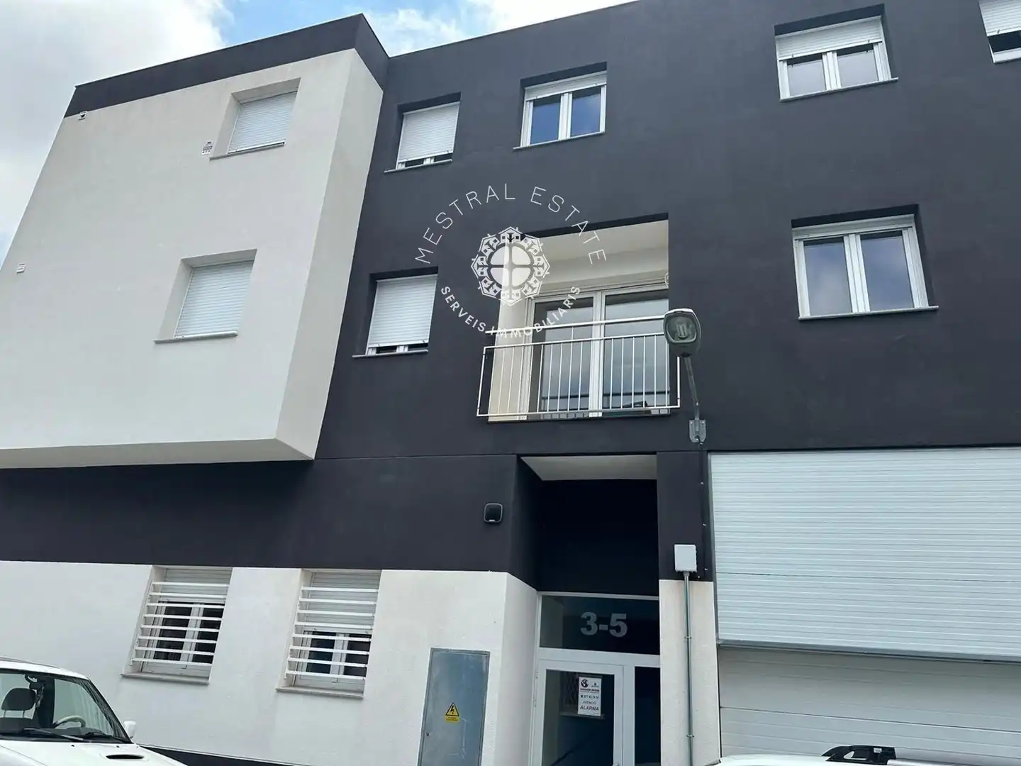 Duplex with lift for sale in Vilanova