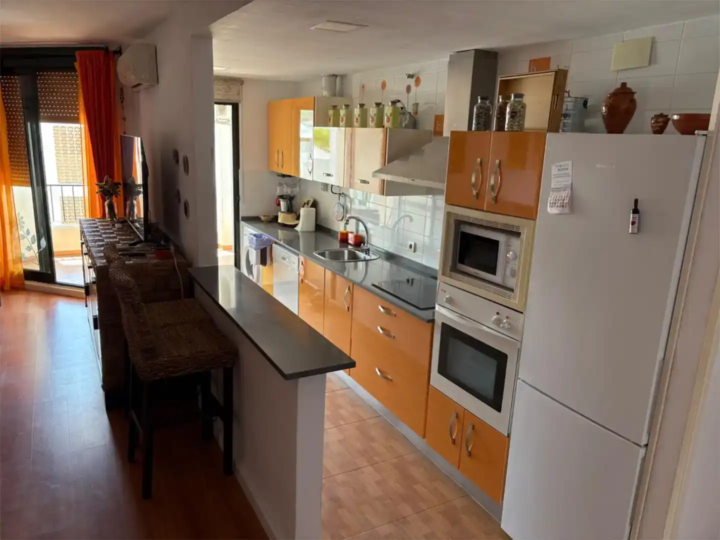 Küche von Dachboden zur Miete in Zahara de los Atunes mit Klimaanlage, Schwimmbad und Balkon
