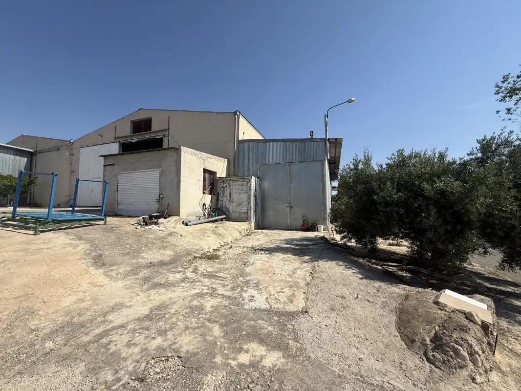 Vista exterior de Nave industrial en venta en Abanilla con Calefacción