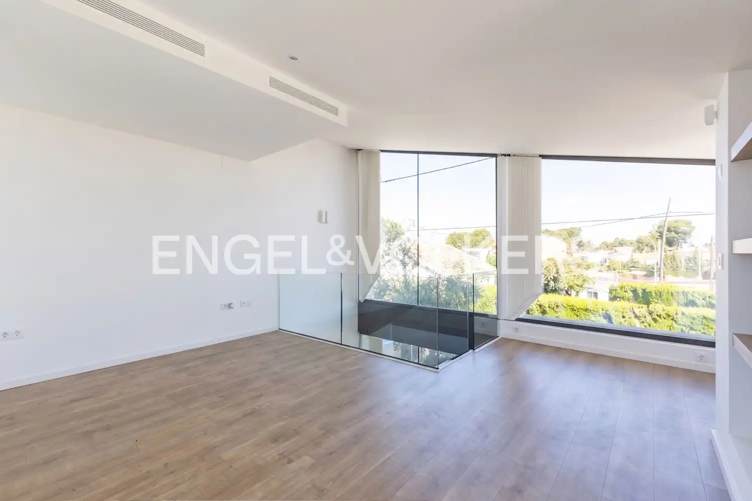 Vista exterior de Casa o chalet en venta en L'Eliana con Aire acondicionado, Calefacción y Jardín privado