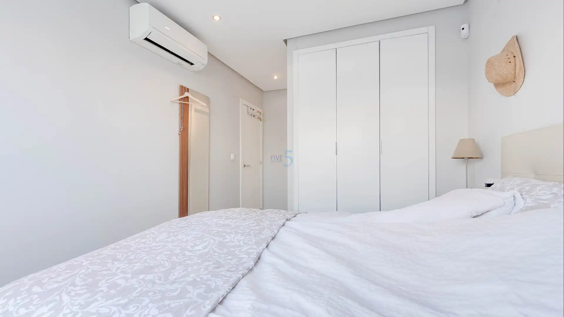 Bedroom of Flat for sale in Orihuela  with Air Conditioner, Terrace and Storage room