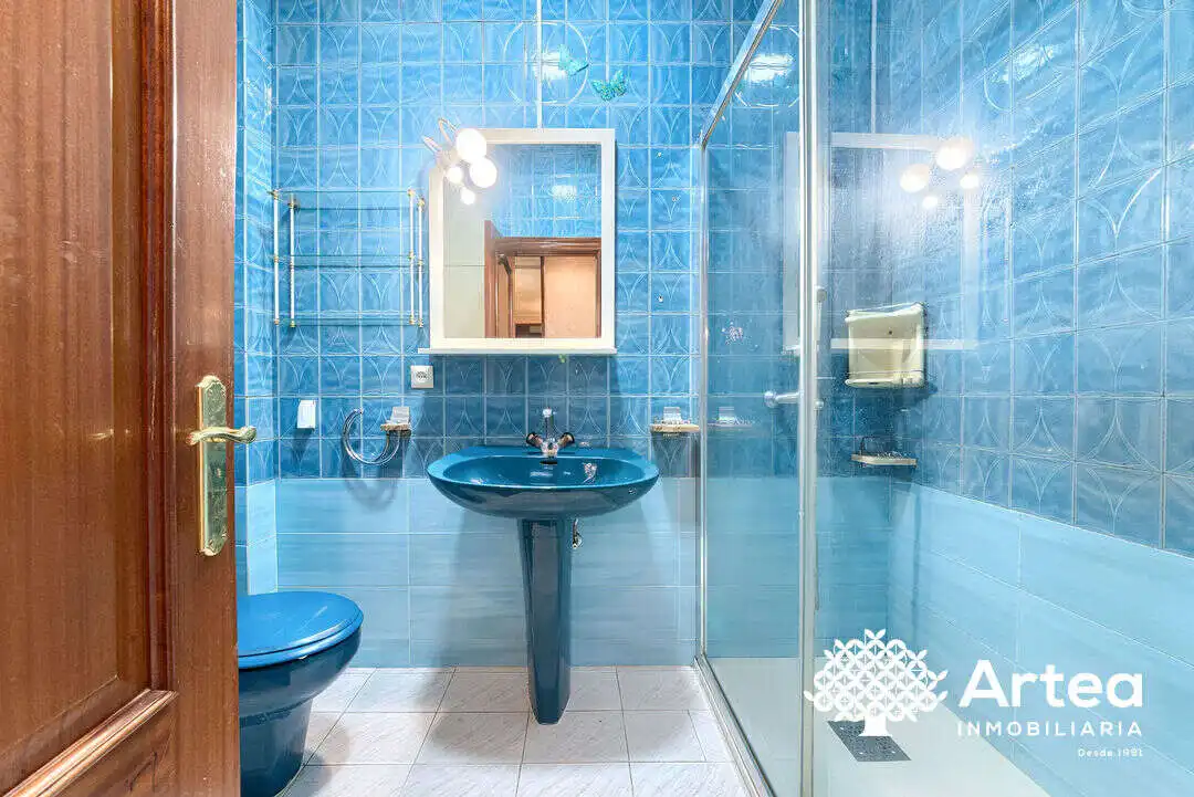 Bathroom of Flat for sale in Bilbao   with Heating