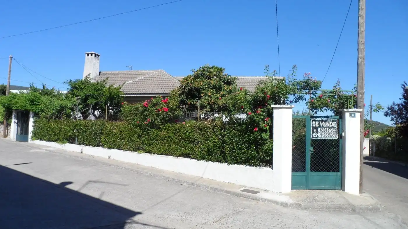 Chalet con jardín en venta en Calle Matadero 5, imagen 2
