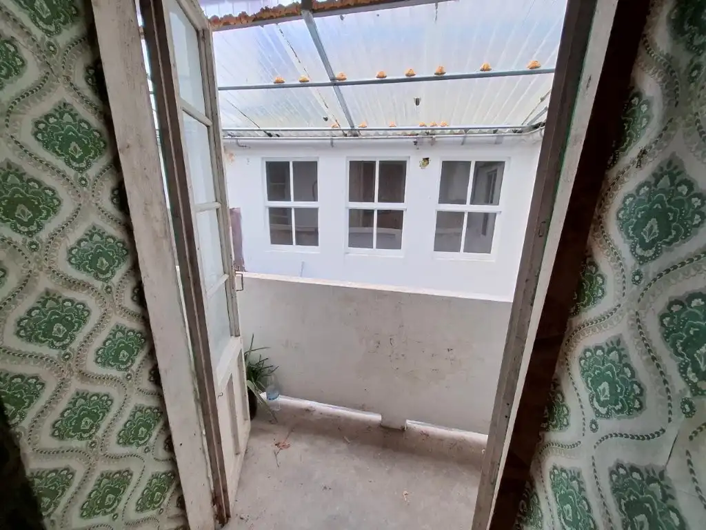 Terrasse von Einfamilien-Reihenhaus zum Verkauf in Viveiro mit Terrasse, Abstellraum und Möbliert