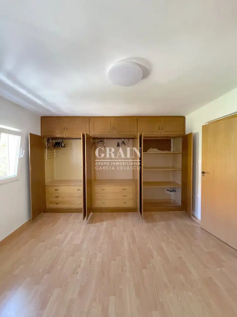Dormitori de Apartament en venda en Albacete amb Aire condicionat