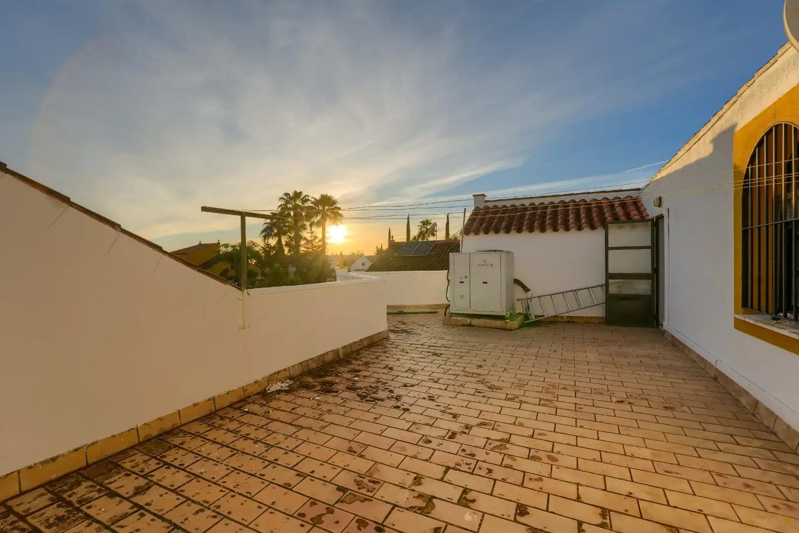Garden of Houses for sale in Espartinas  with Air Conditioner, Private garden and Terrace