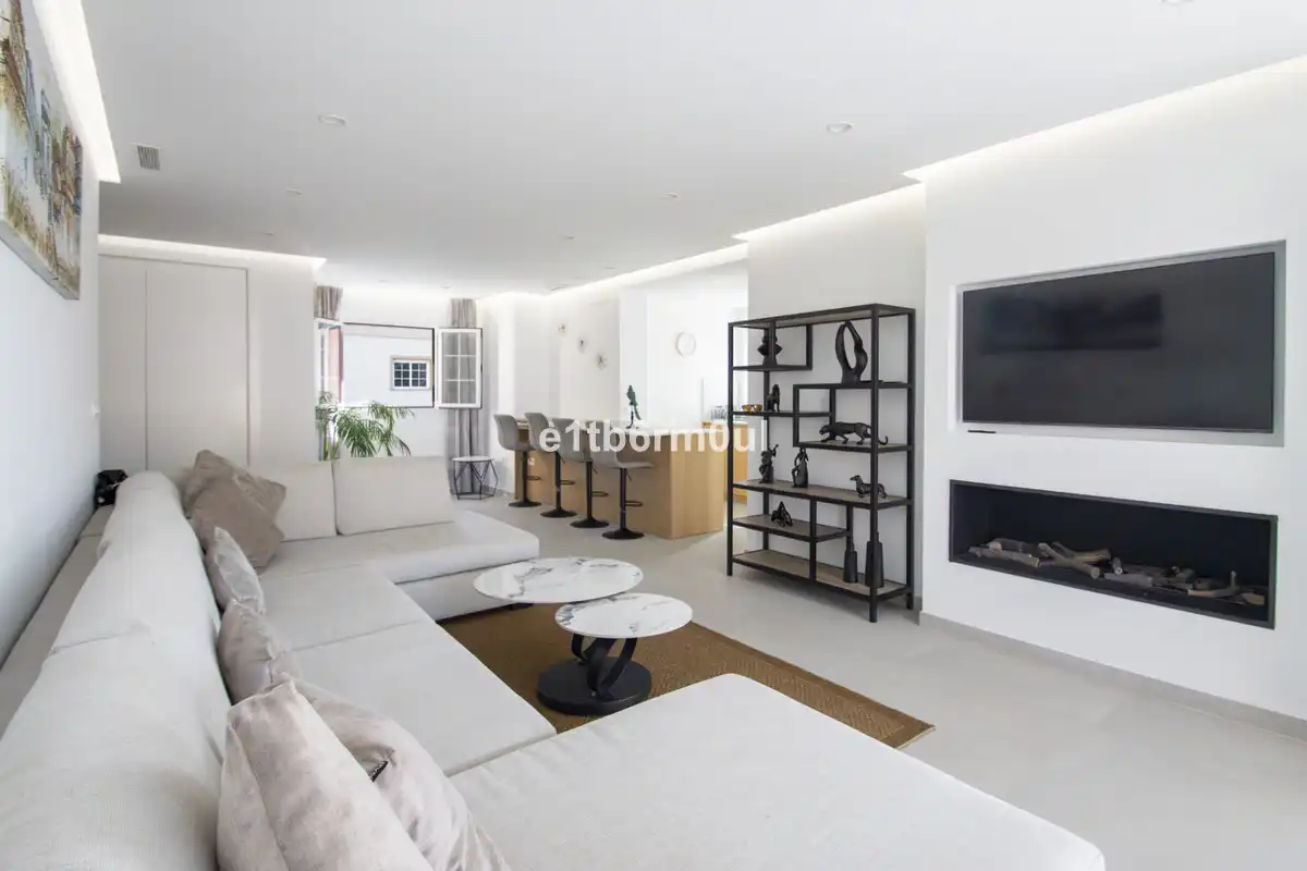 Flat with lift for sale in Nueva Andalucía