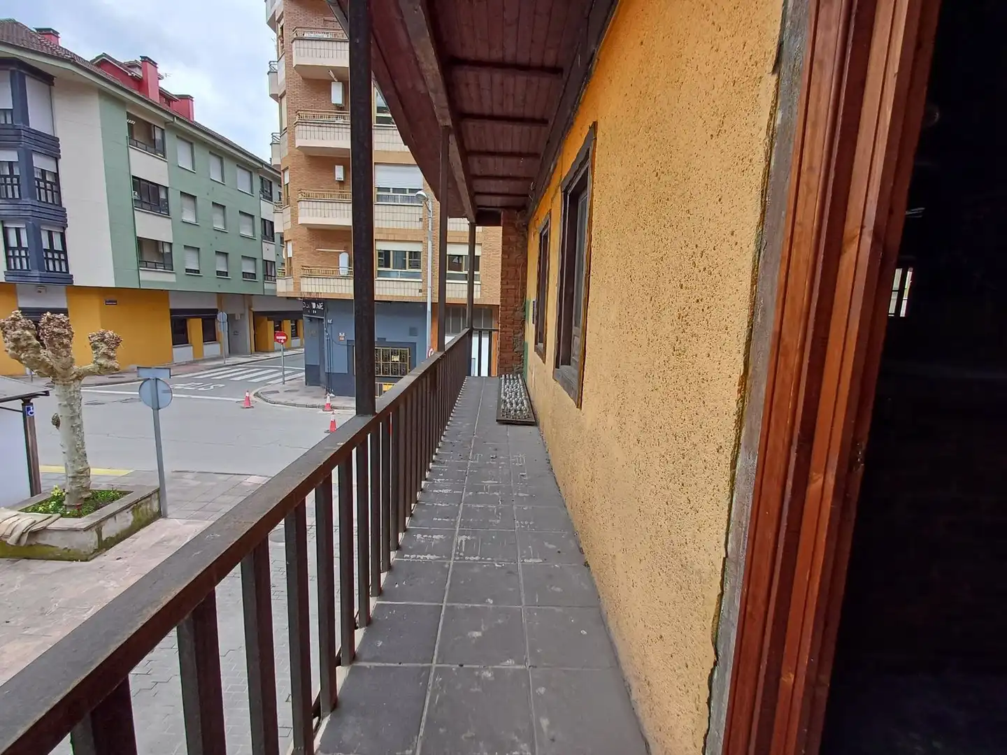 Vista exterior de Casa o xalet en venda en Mieres (Asturias) amb Terrassa i Piscina