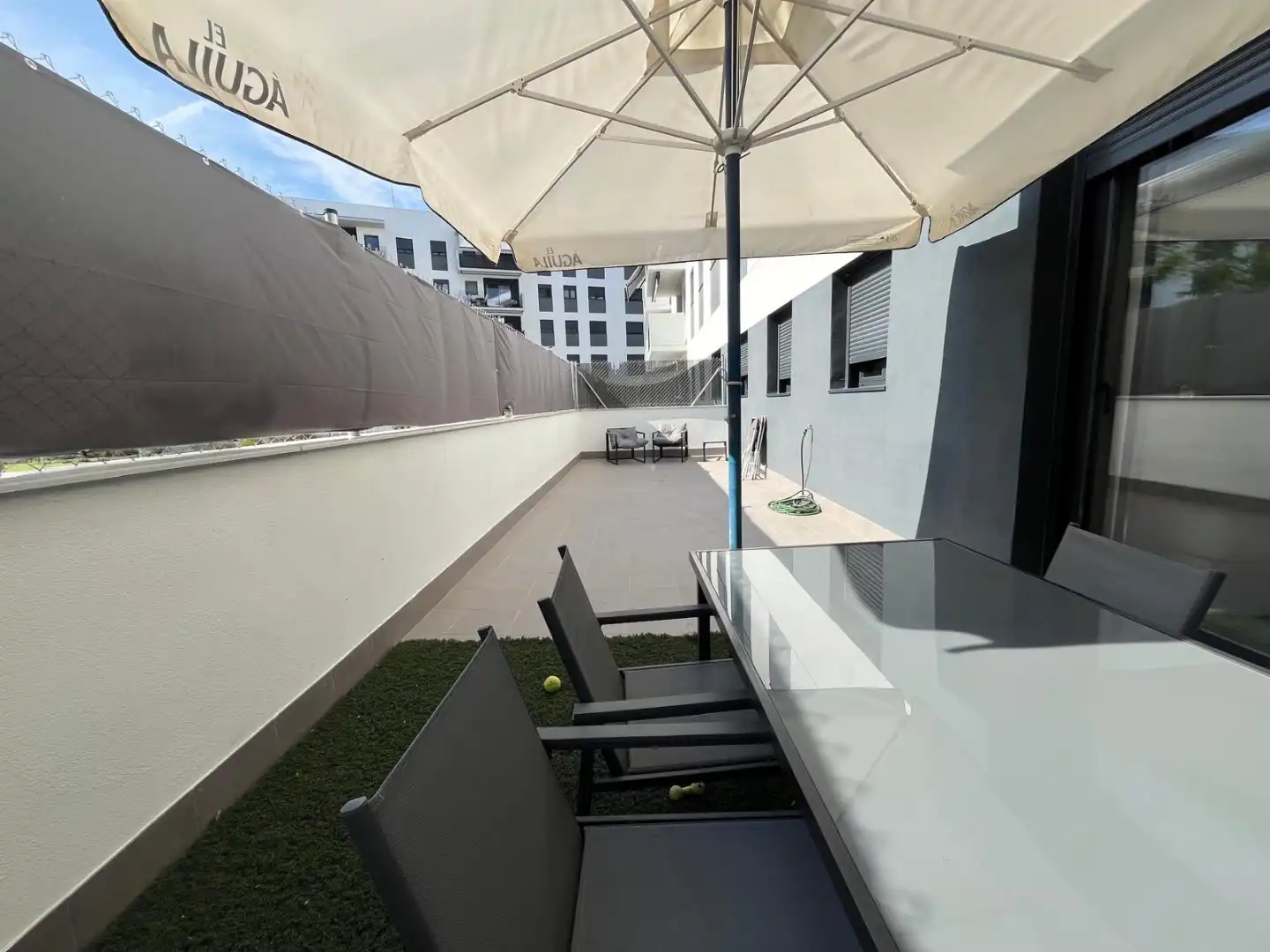 Ground floor with pool for sale in Carrer De Múrcia 143