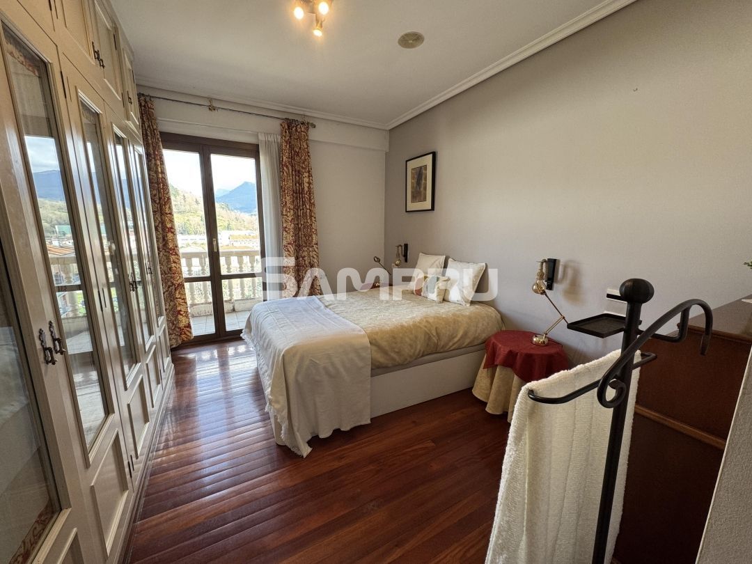 Dormitori de Casa adosada en venda en Aretxabaleta amb Calefacció, Jardí privat i Terrassa