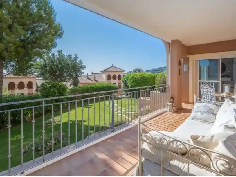 Terrassa de Apartament en venda en Ojén amb Aire condicionat, Piscina i Balcó