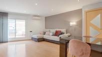 Sala d'estar de Àtic en venda en Cornellà de Llobregat amb Terrassa