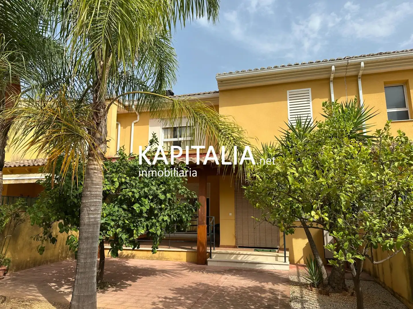 Vista exterior de Casa o xalet en venda en Novelé  / Novetlè amb Aire condicionat, Jardí privat i Traster
