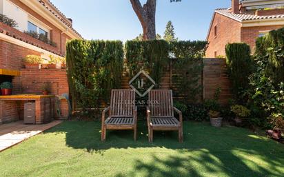 Jardí de Casa o xalet en venda en Gavà amb Aire condicionat, Terrassa i Piscina