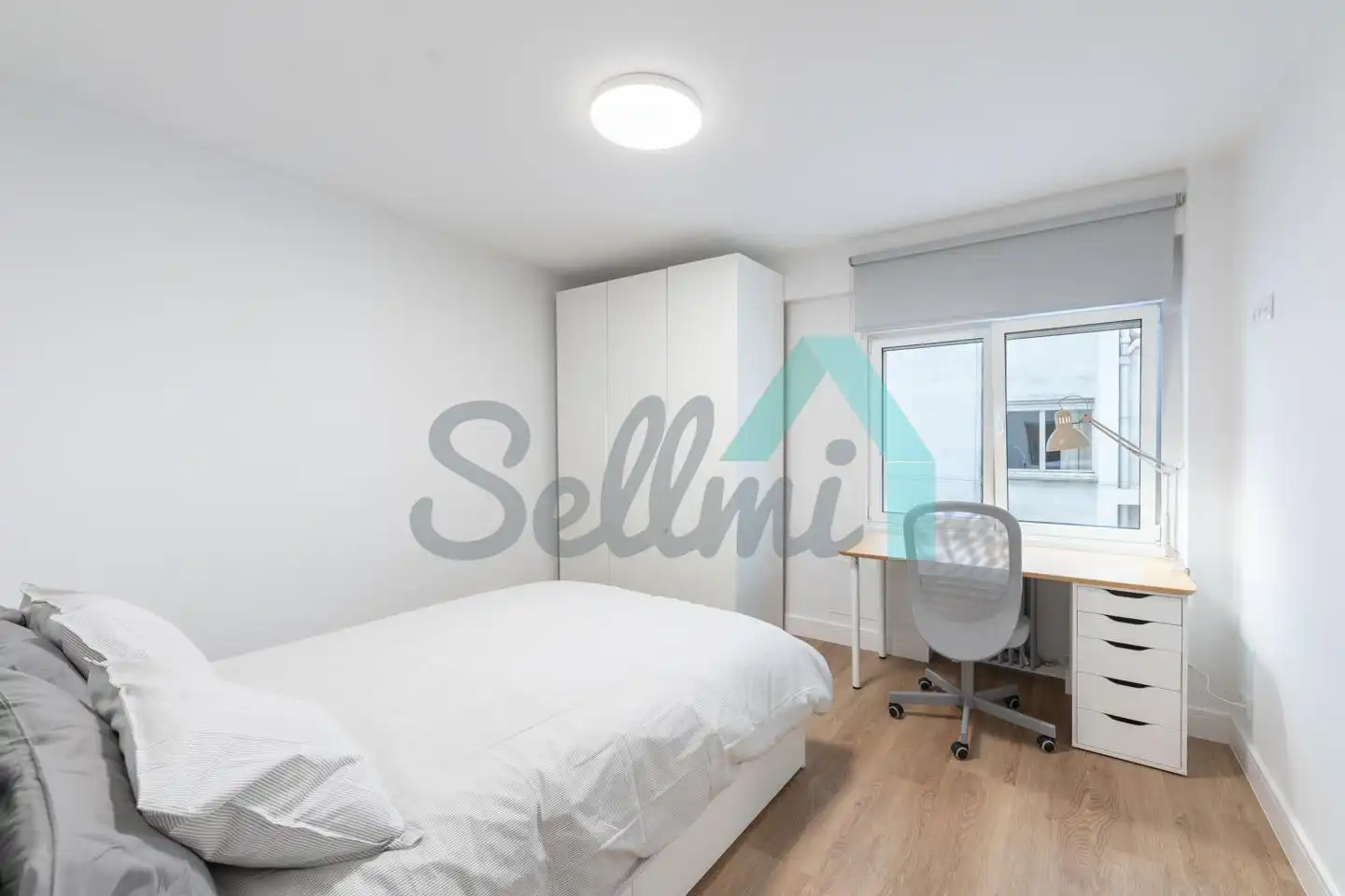Bedroom of Flat for rent in Oviedo   with Heating, Terrace and Furnished