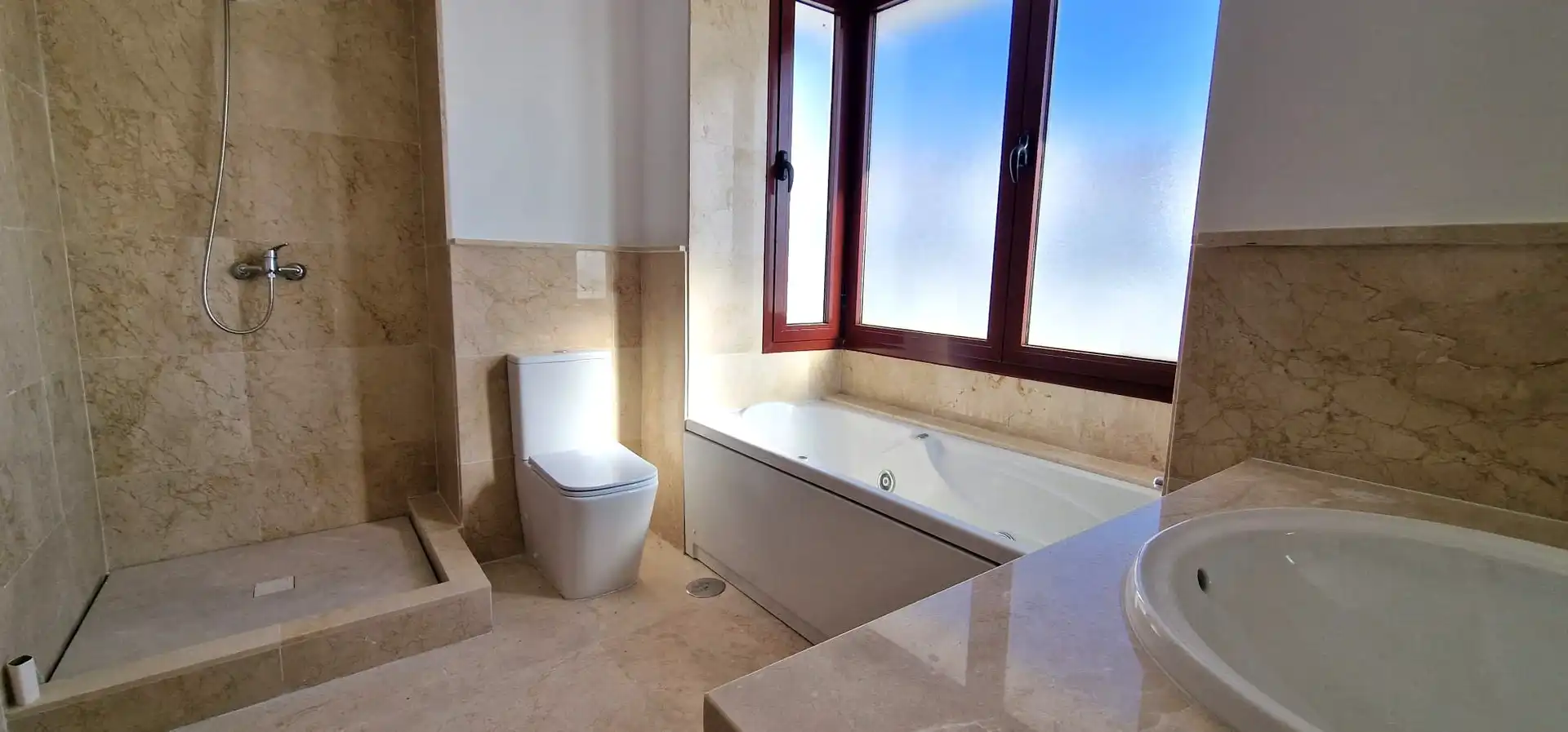 Badezimmer von Einfamilien-Reihenhaus zum Verkauf in Cártama mit Privatgarten und Terrasse