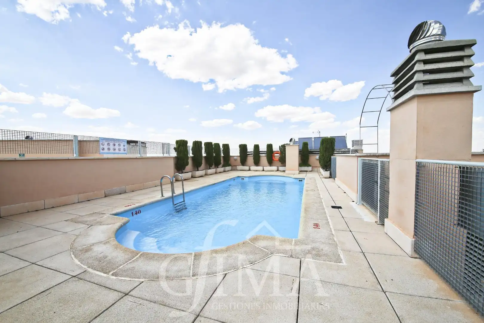 Swimming pool of Flat for sale in Tomelloso  with Air Conditioner, Heating and Parquet flooring