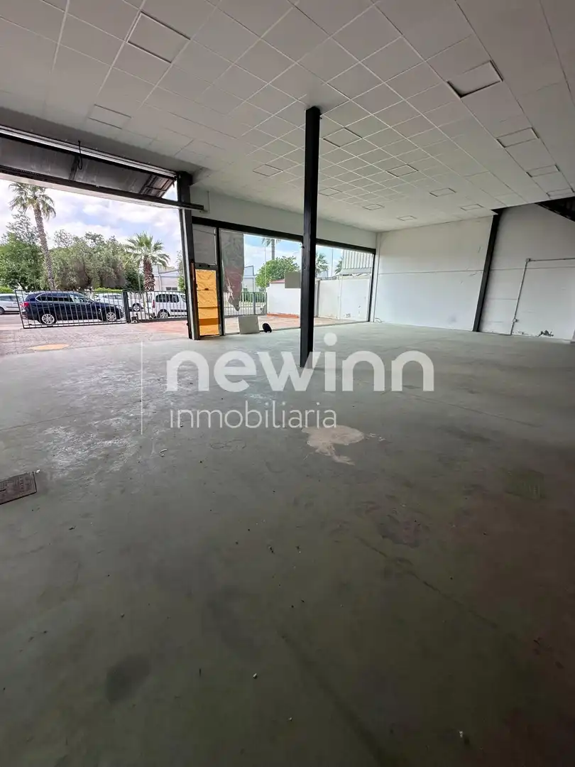 Nau industrial en venda en Palma del Río
