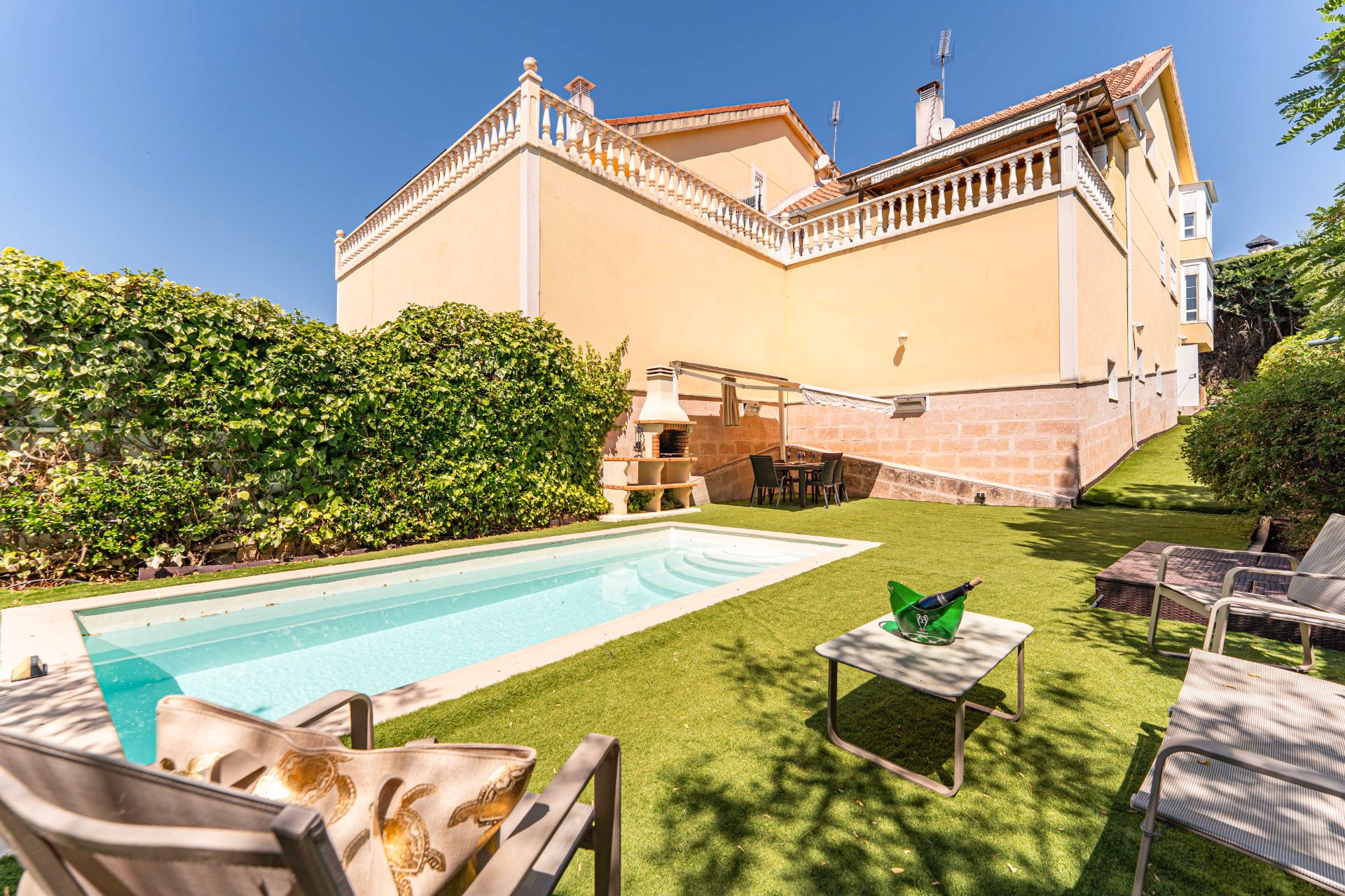 Garden of Single-family semi-detached for sale in Torrelodones  with Air Conditioner, Heating and Private garden