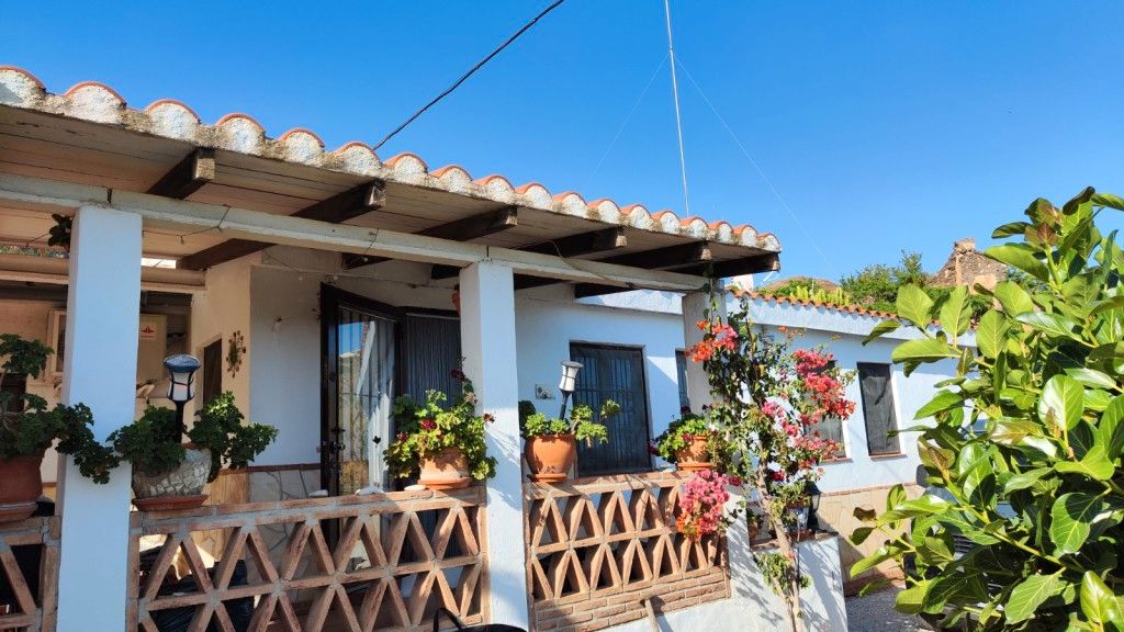 Exterior view of Country house for sale in Vélez-Málaga  with Terrace and Furnished
