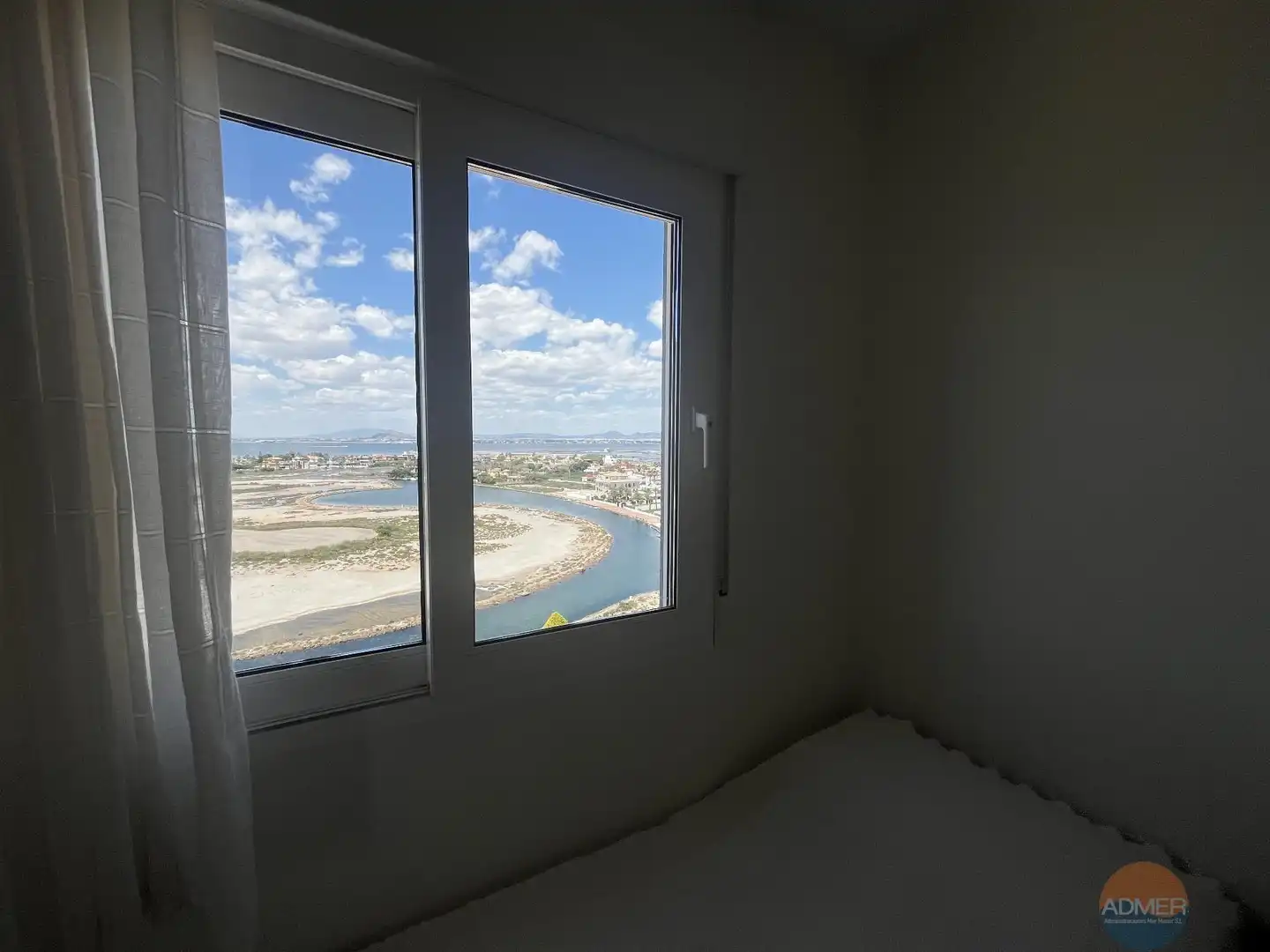 Schlafzimmer von Wohnung zum Verkauf in La Manga del Mar Menor mit Klimaanlage, Heizung und Terrasse