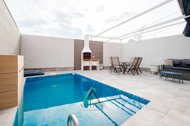 Casa adosada en Venta en Calle Travesía Altames en Lominchar