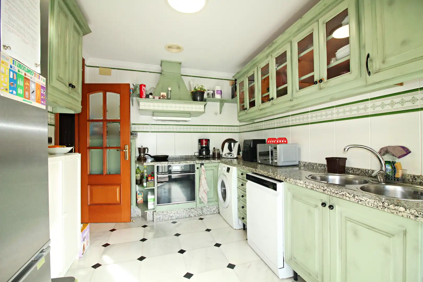 Küche von Einfamilien-Reihenhaus zum Verkauf in Aljaraque