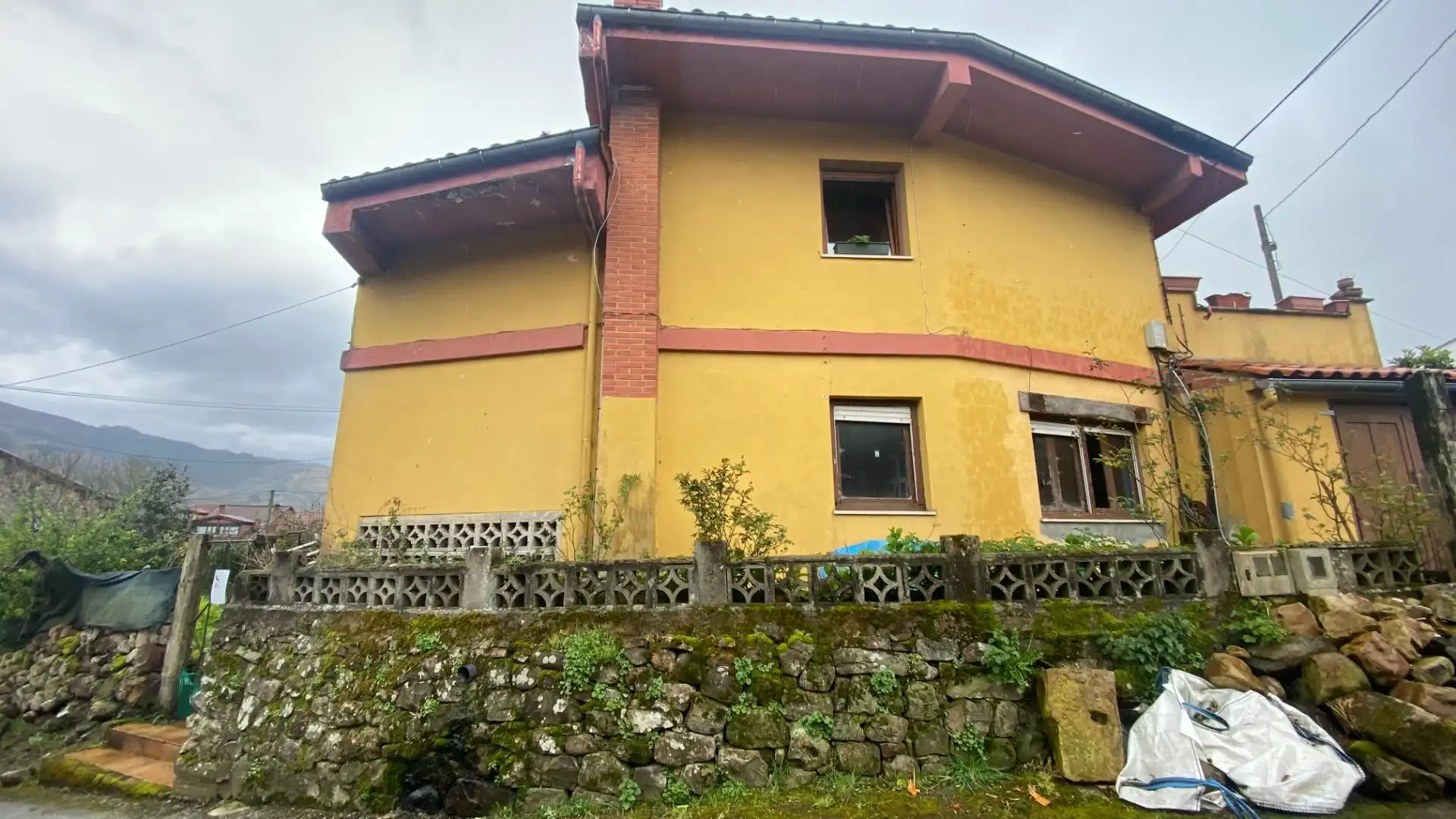 Vista exterior de Planta baja en venta en Ruente