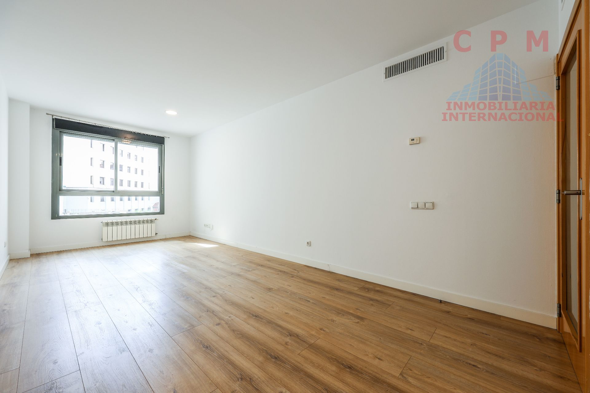 Living room of Flat to rent in  Madrid Capital  with Air Conditioner, Heating and Parquet flooring