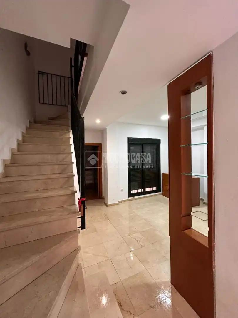 Detached homes for sale in Sevilla  with Terrace