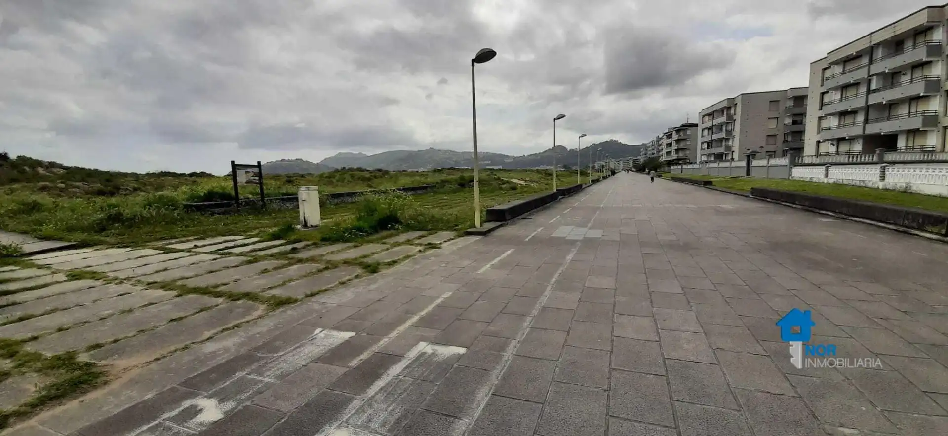 Vista exterior de Pis de lloguer en Laredo amb Terrassa i Moblat
