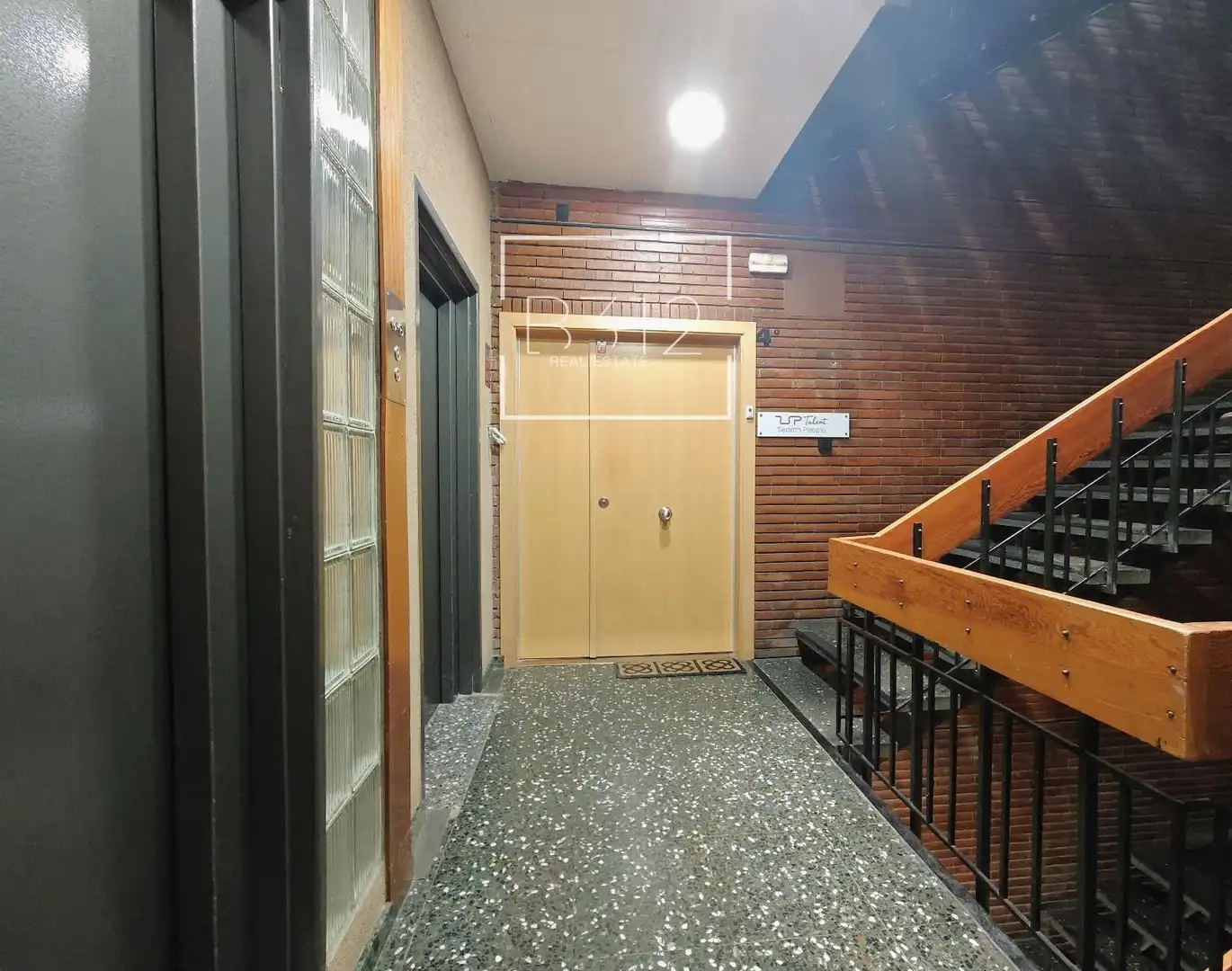 Oficina de alquiler en Les Corts