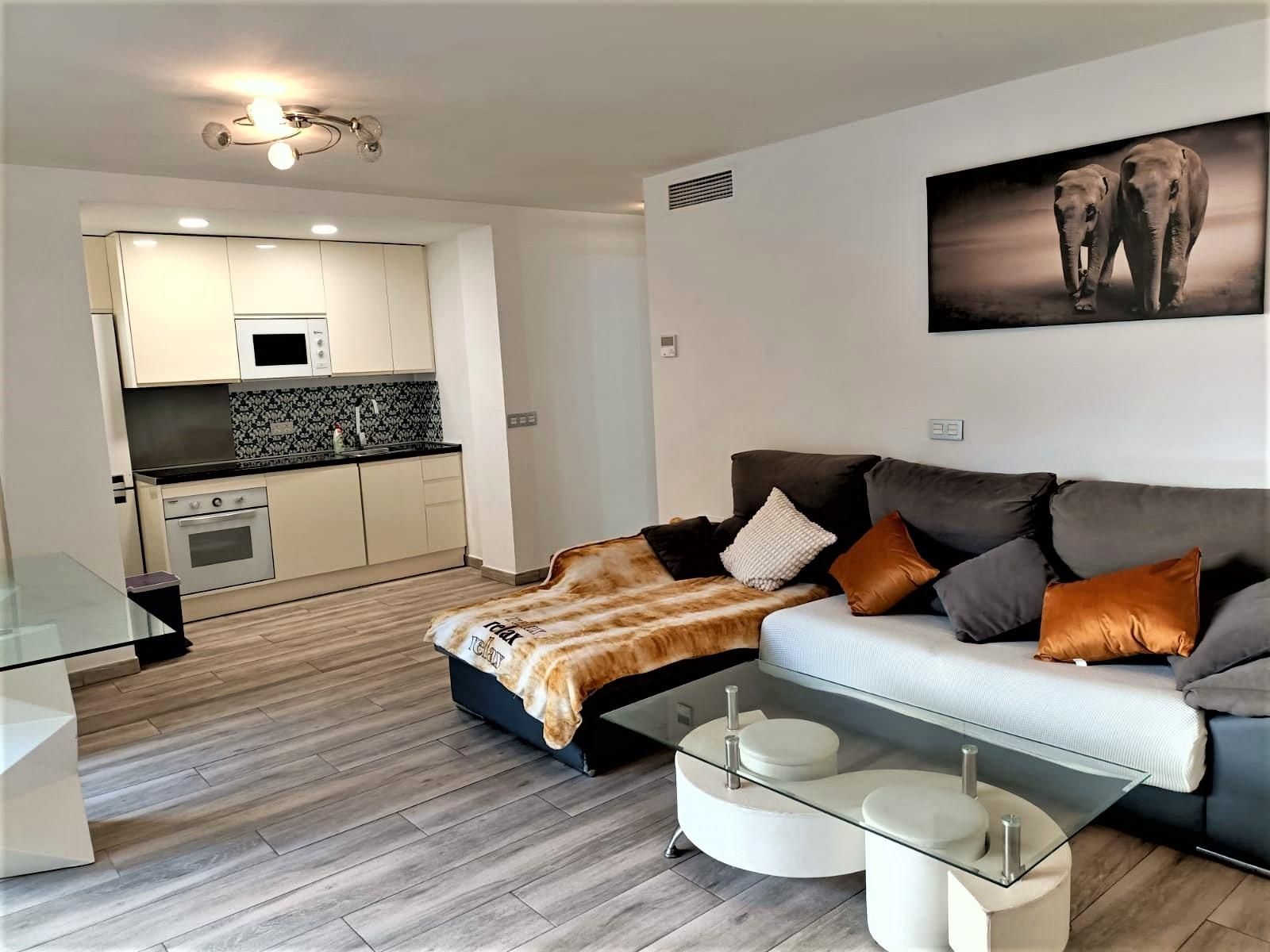 Sala d'estar de Pis en venda en Torremolinos amb Terrassa